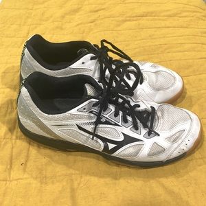Mizuno volleyball shoes